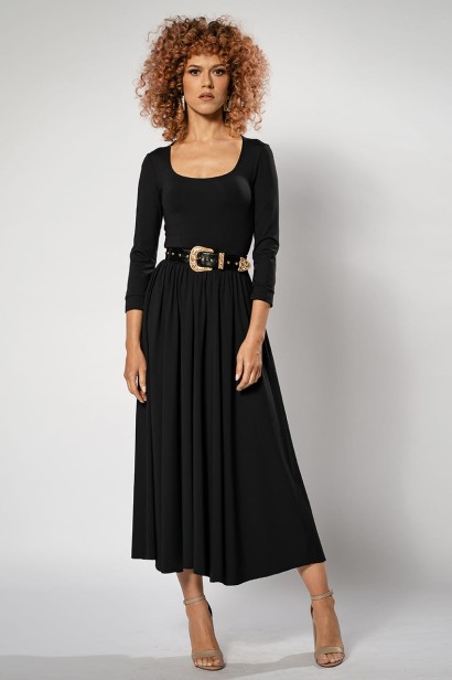 czarna-sukienka-midi