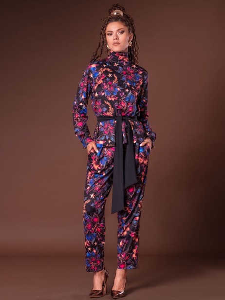 Luźna bluzka z golfem i spodnie flower.jpg