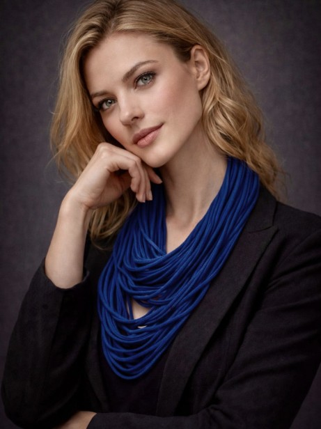 naszyjnik szary granat.jpg