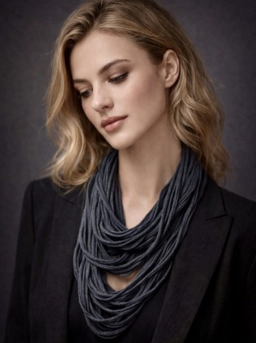 naszyjnik szary melanż.jpg