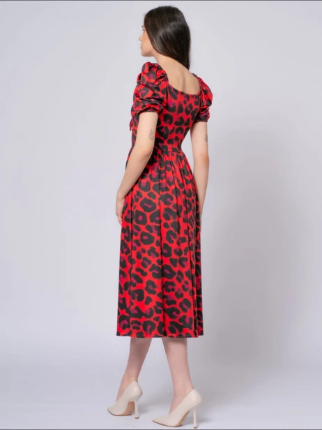 Sukienkaw w czerwoną panterkę tył.jpg