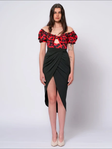 Czerwona bluzka w panterkę tył2.jpg