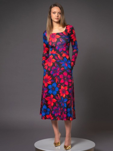 Sukienka w kwiaty dekolt karo2.jpg