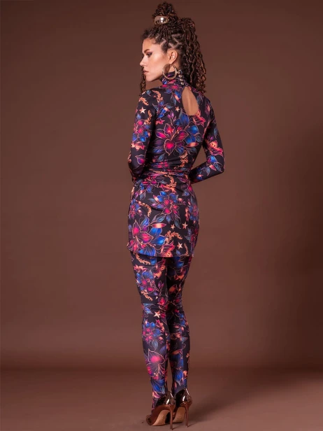 Bluzka z golfem legginsy spódnica flower tył.jpg