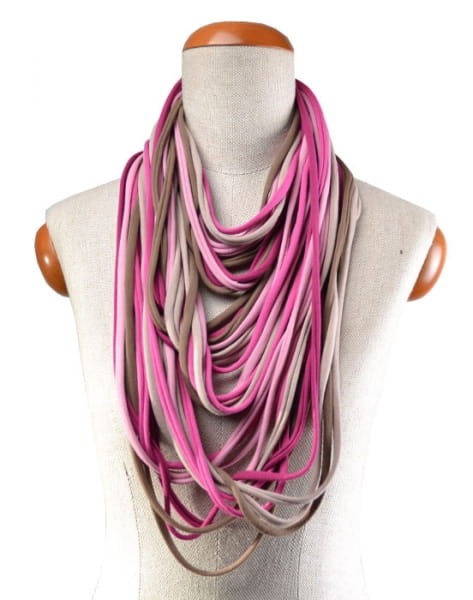 wielobarwny naszyjnik dzianinowy